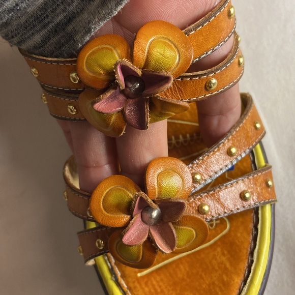 EUC Bamboo 54 wedge Sandals leather floral straps - Picture 8 of 10